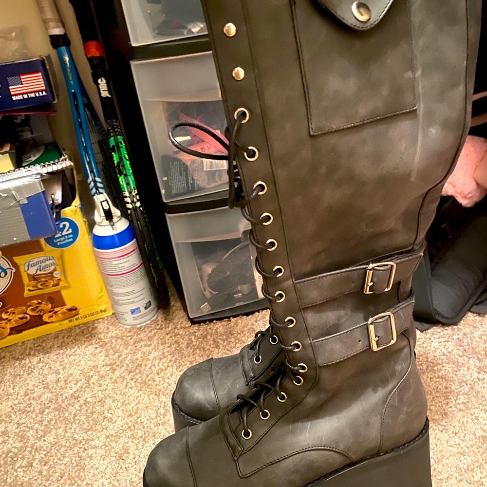 Dollskill/Obsidian pocket knee high platform boots